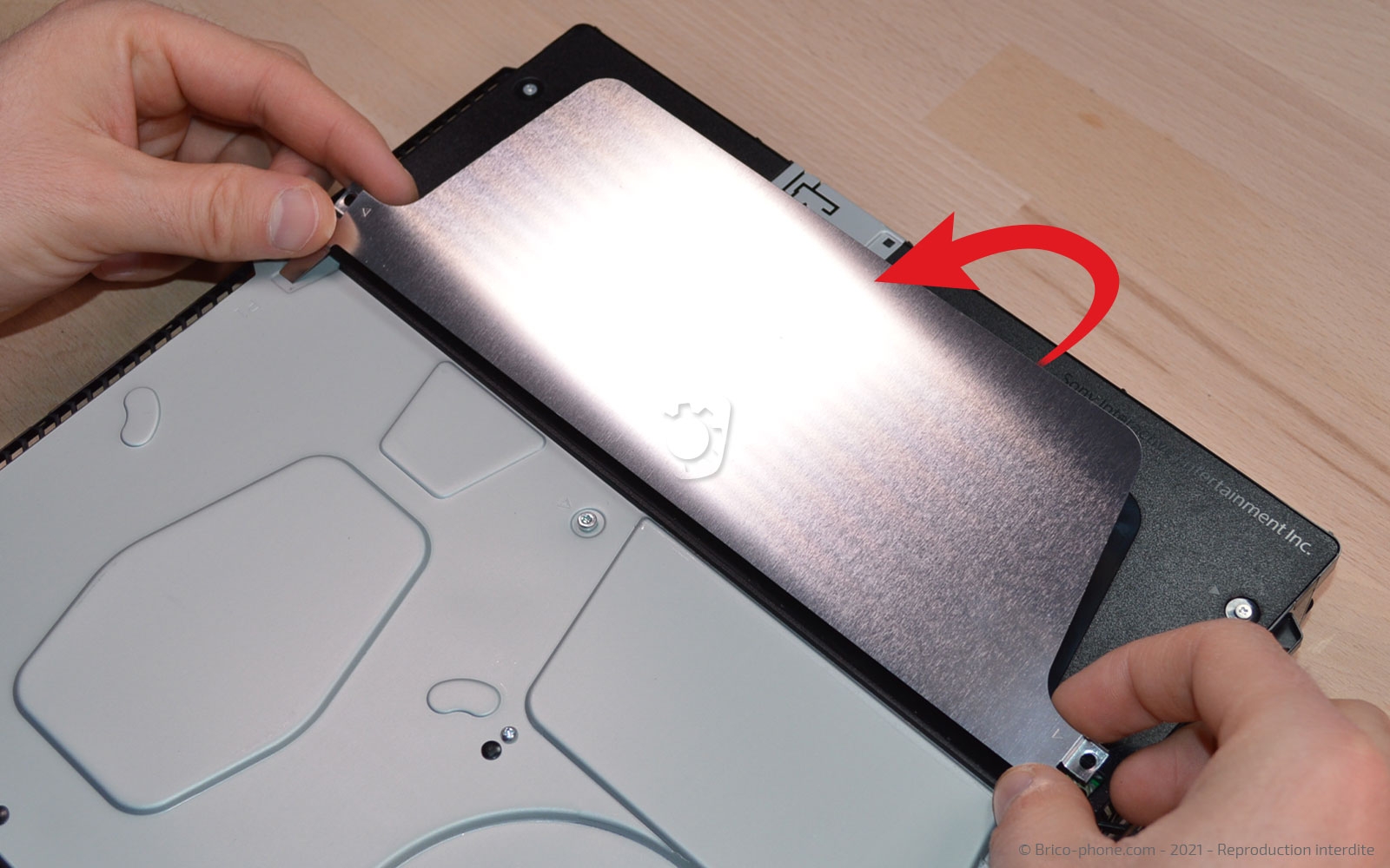 Changement du bloc d'alimentation sur Playstation 4 SLIM photo 2