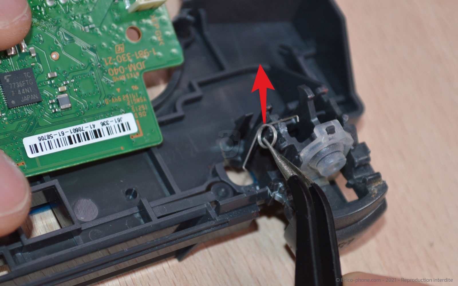 Démontage complet de la manette sur Playstation 4 SLIM photo 1