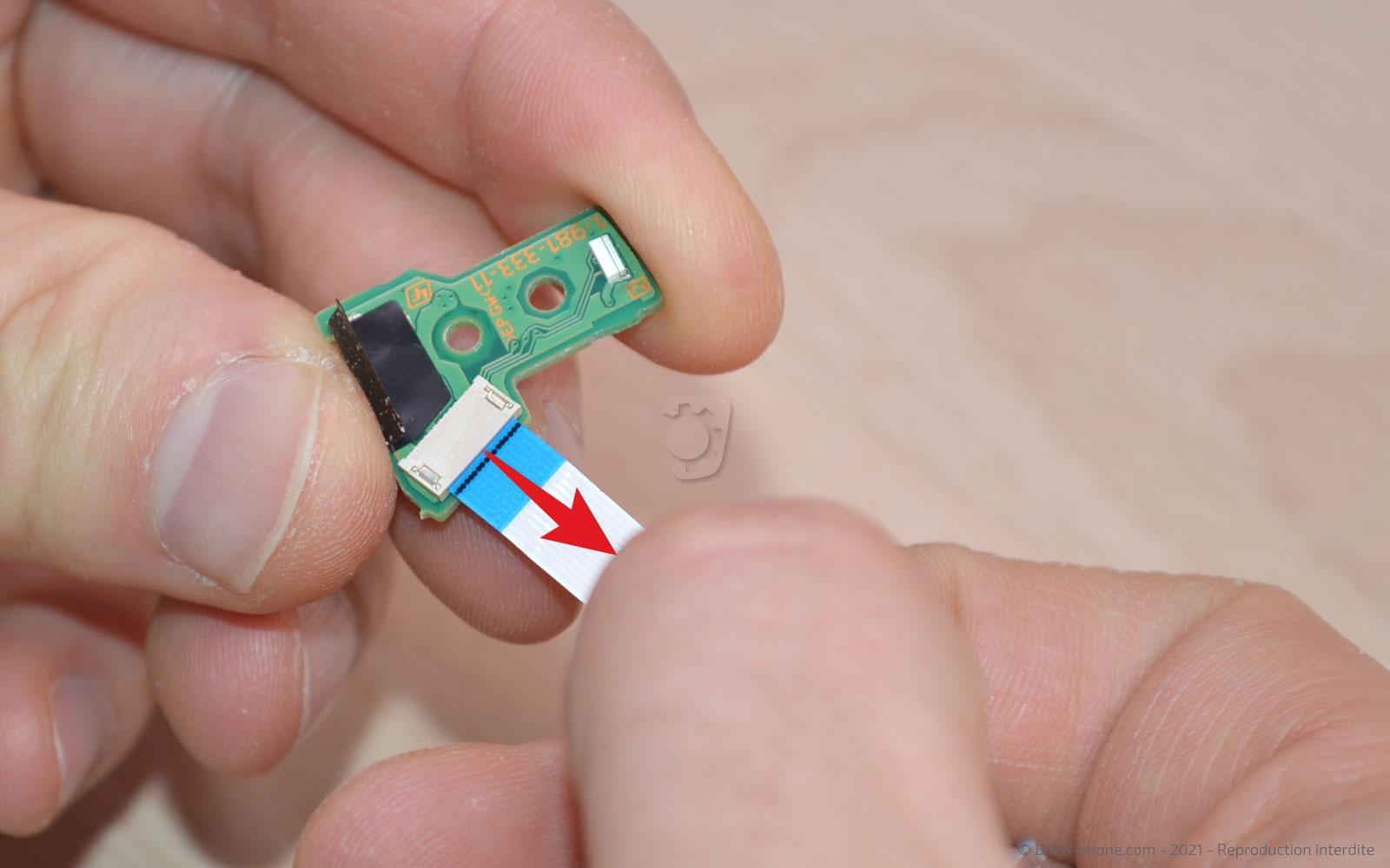 Démontage complet de la manette sur Playstation 4 SLIM photo 1