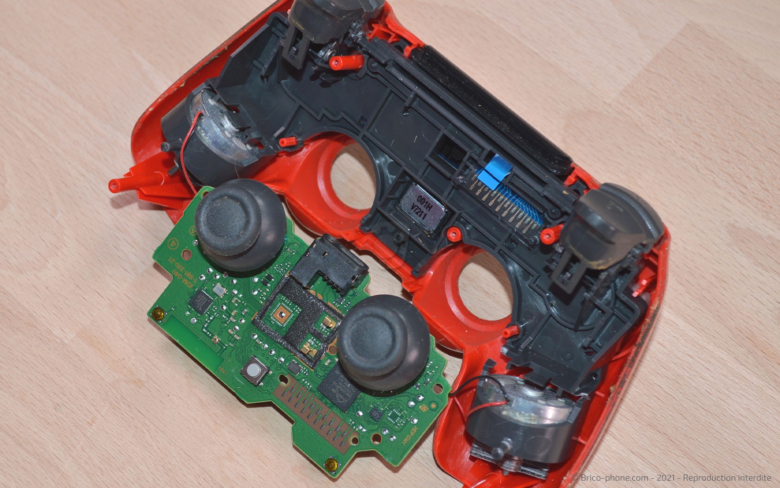 Changement des Joysticks de la manette sur Playstation 4 SLIM photo 2