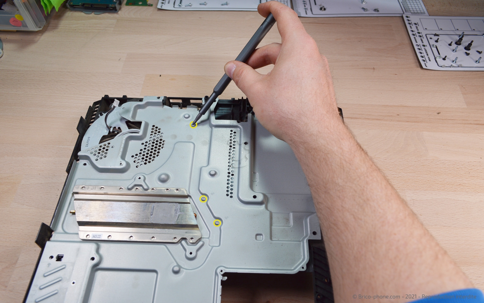 Démontage complet de la Console sur Playstation 4 photo 1