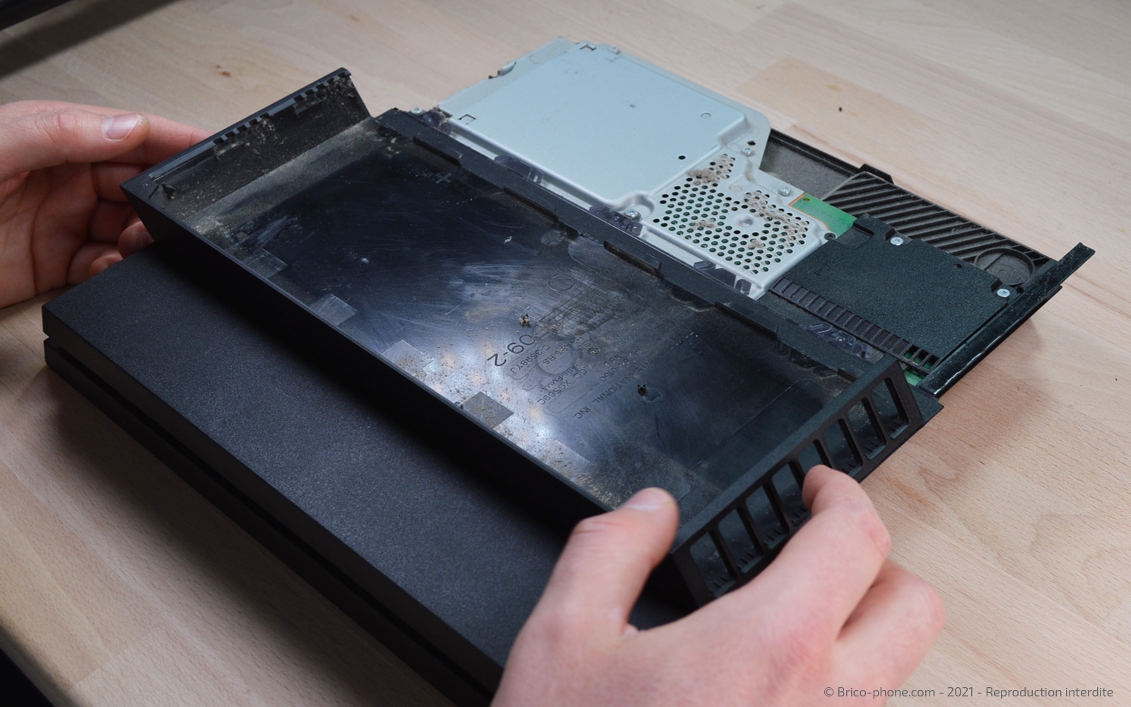 Démontage complet de la Console sur Playstation 4 photo 3