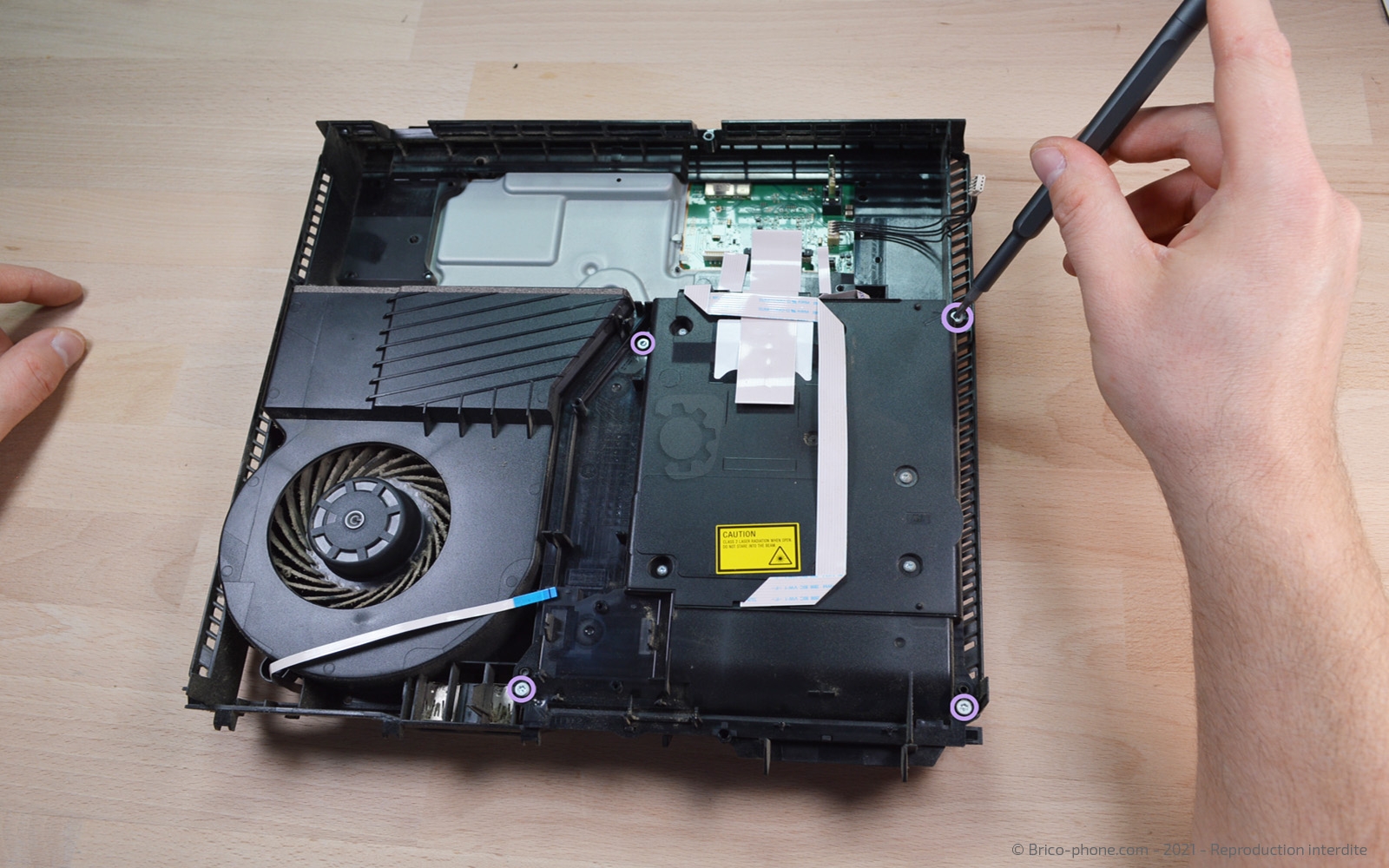 Changement du ventilateur sur Playstation 4 photo 1