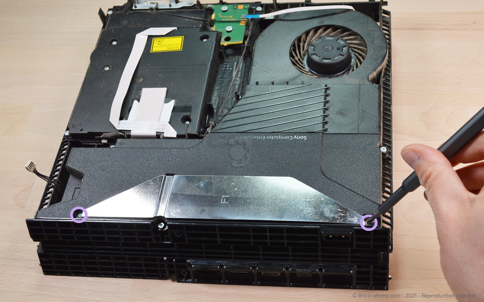 Changement du ventilateur sur Playstation 4 photo 1