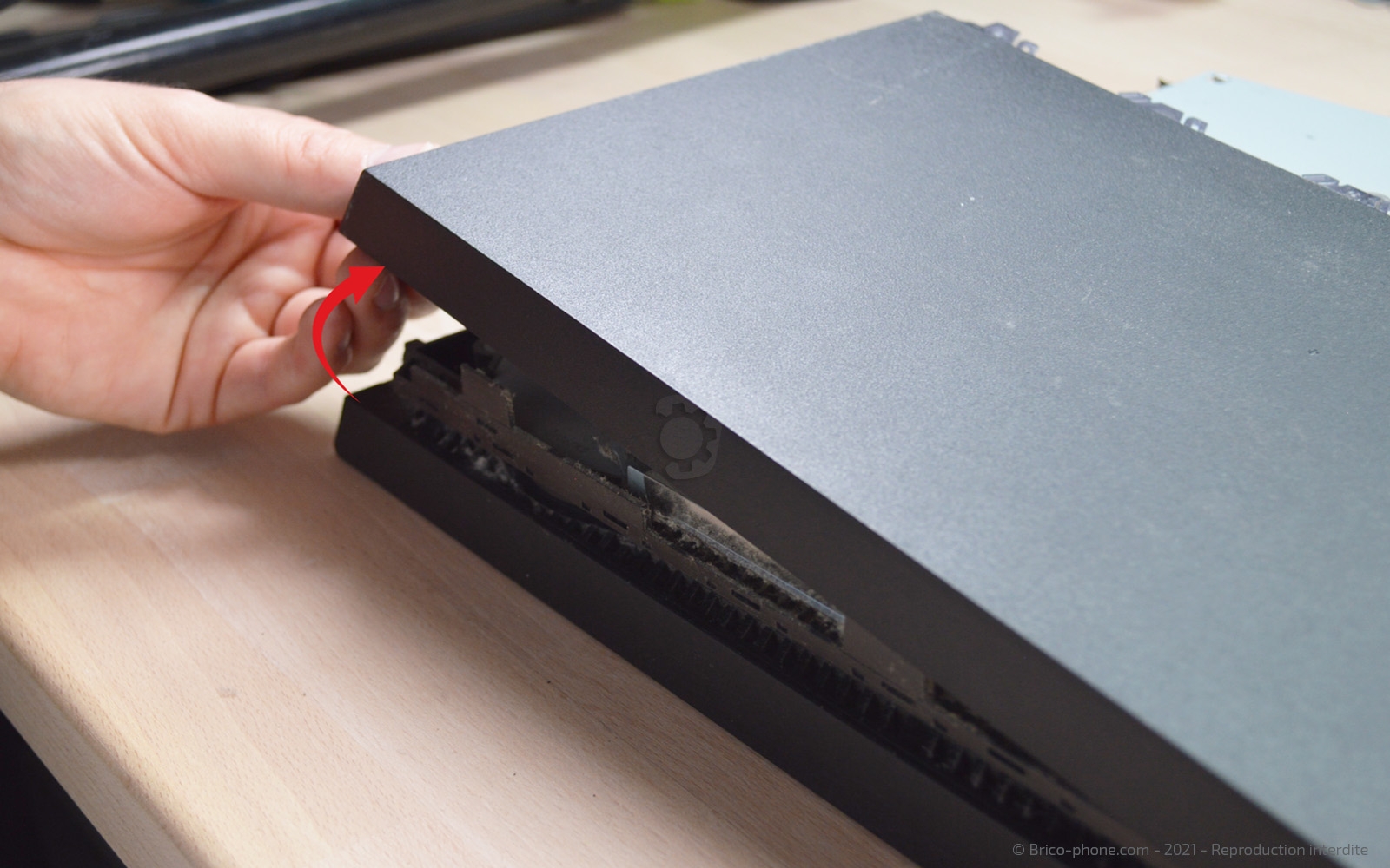 Changement du bloc d'alimentation sur Playstation 4 photo 2