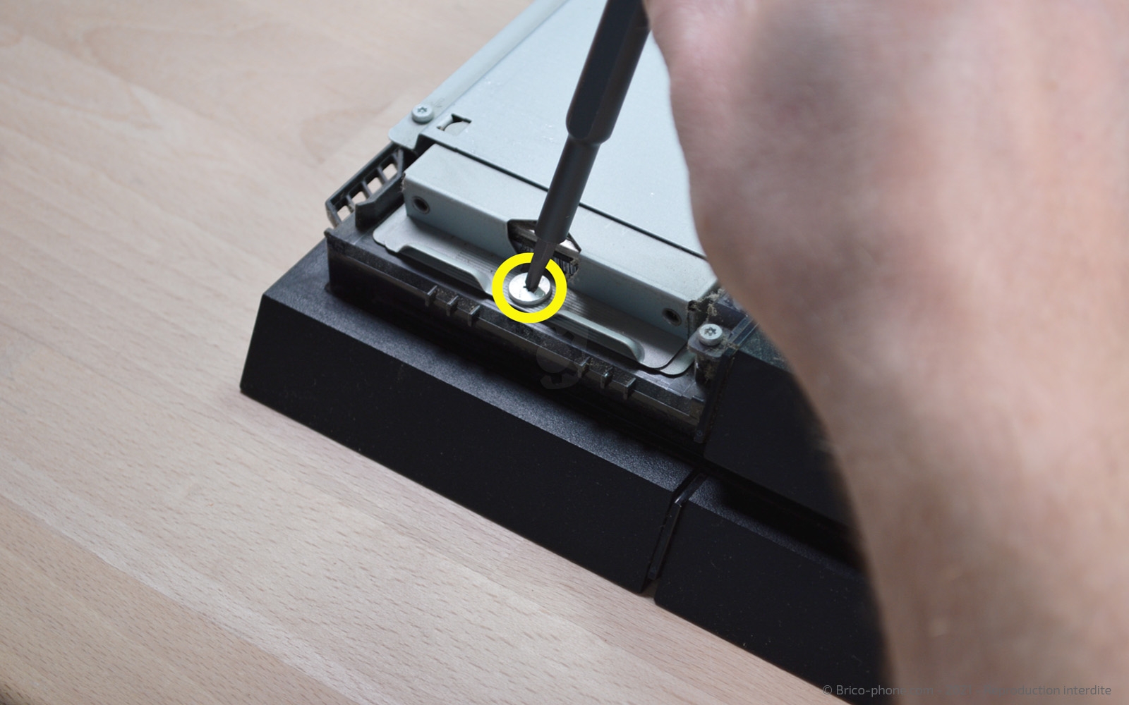 Changement du bloc d'alimentation sur Playstation 4 photo 2