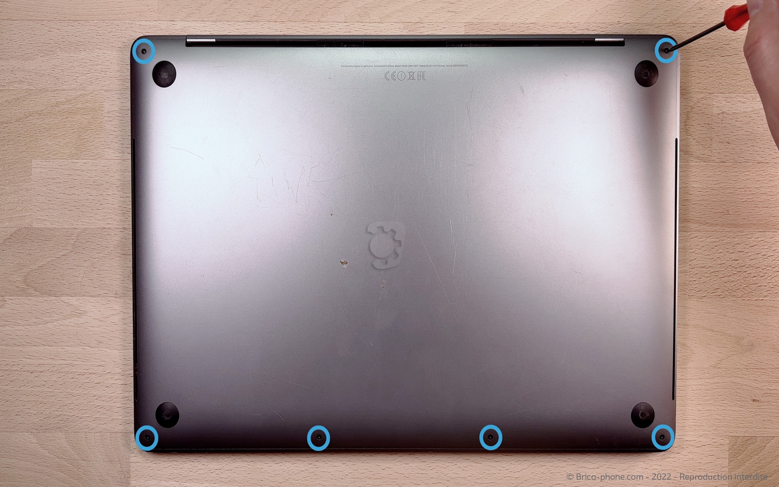 Changement d'écran sur Macbook Pro 15 pouces A1707 EMC 3072 - 2016 photo 1