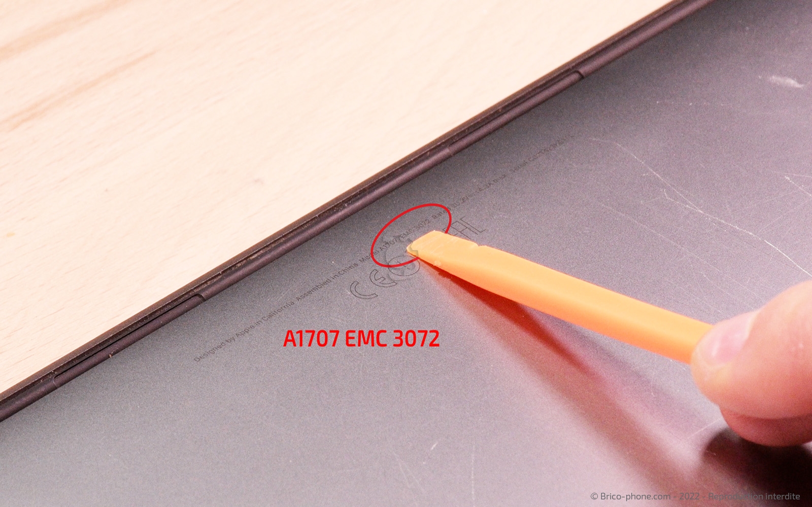 Changement batterie sur Macbook Pro 15 pouces A1707 EMC 3072 - 2016 photo 1