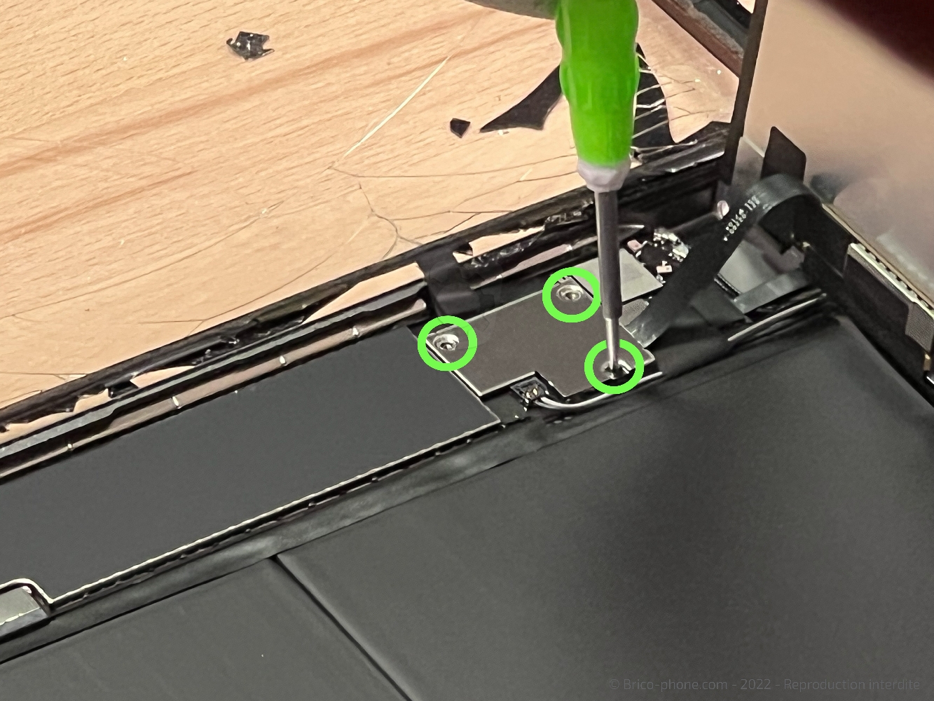 Changement de la vitre tactile sur iPad 9 2021 photo 2