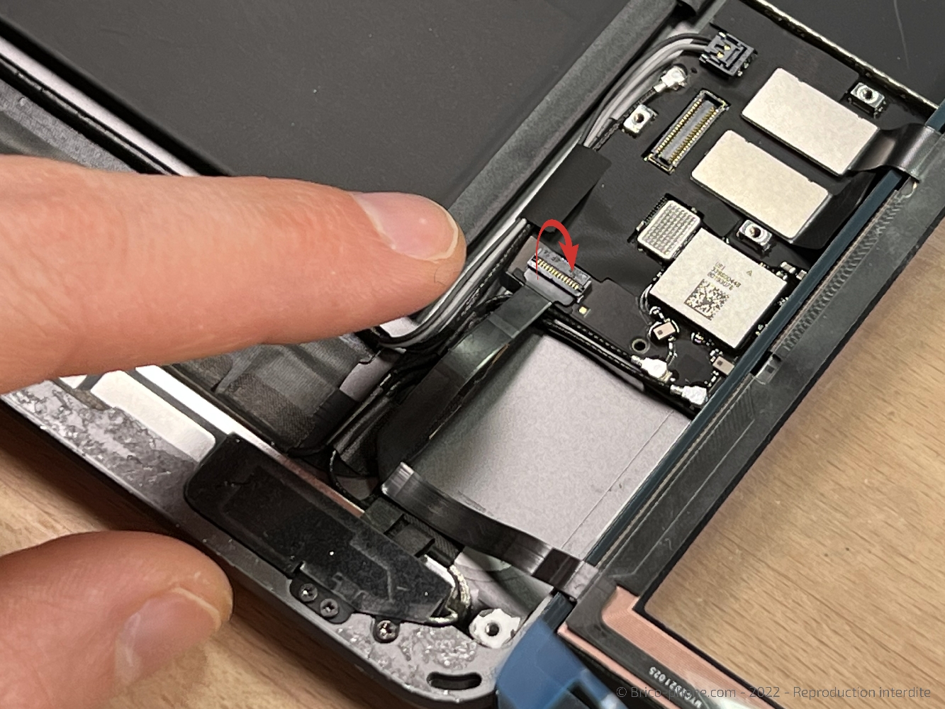 Changement de la vitre tactile sur iPad 9 2021 photo 2