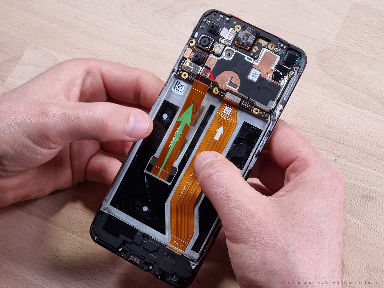 Changement de l'écran (vitre + LCD) sur A53S photo 1