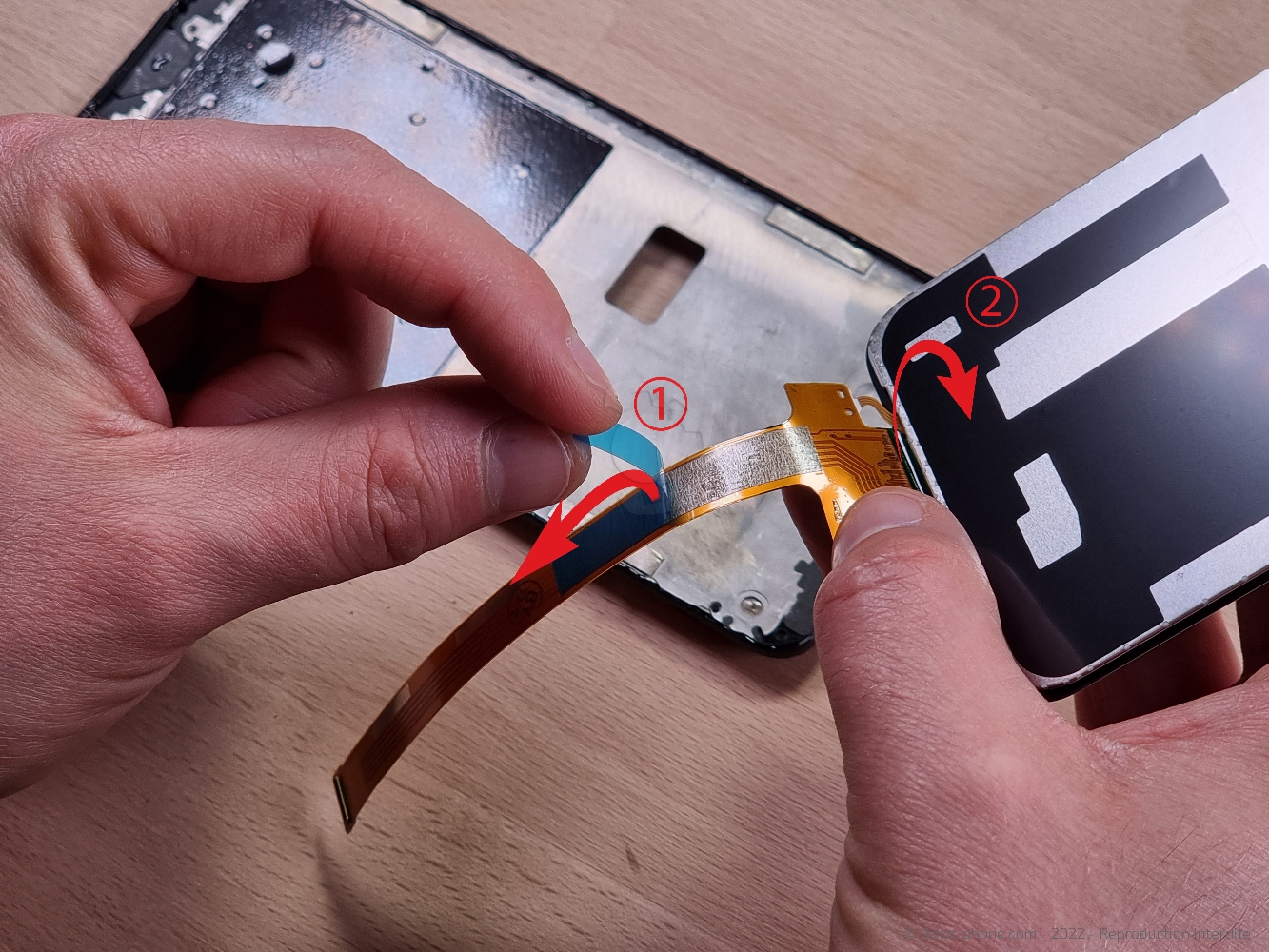 Changement de l'écran (vitre + LCD) sur A53S photo 1