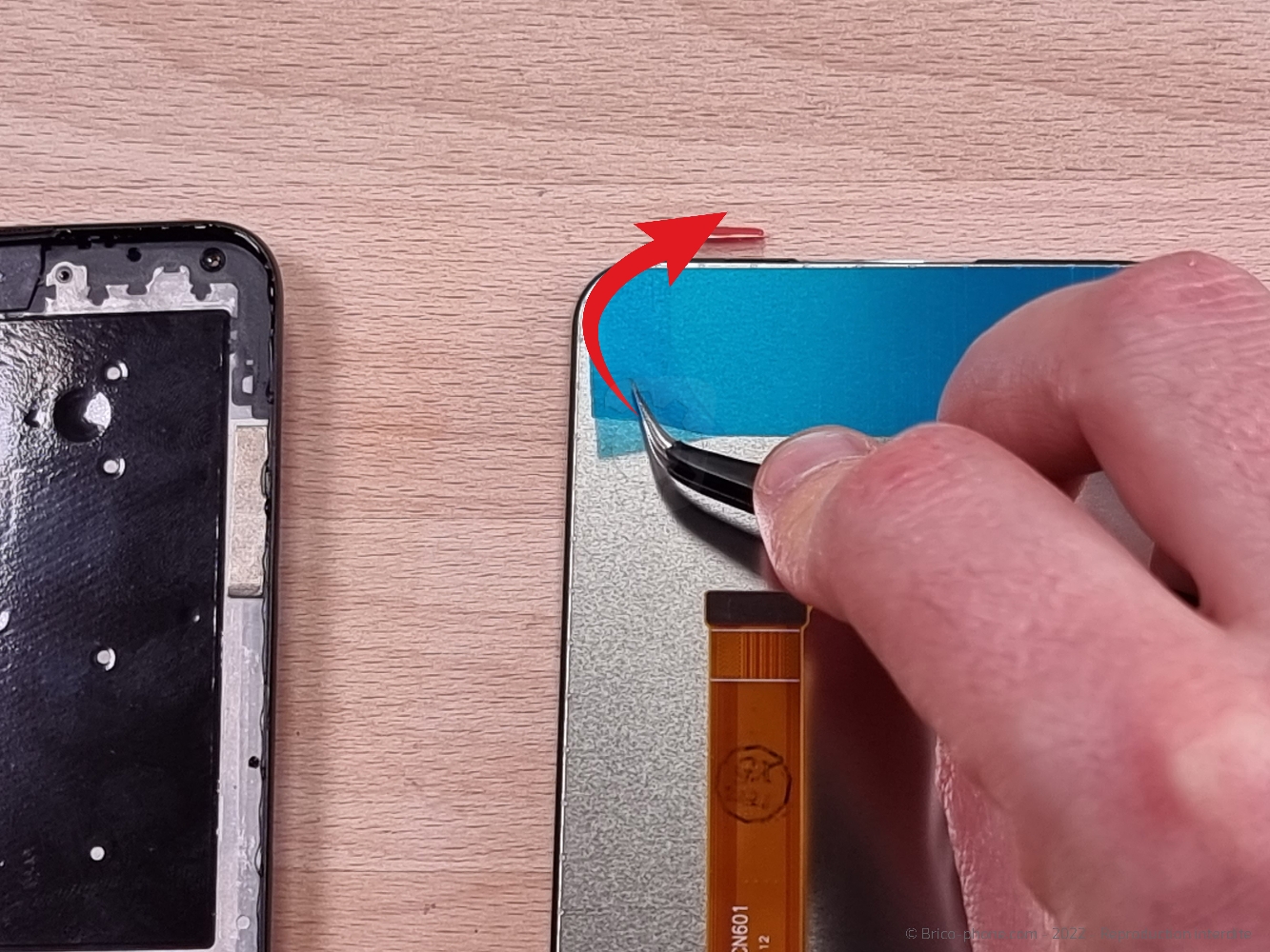 Changement de l'écran (vitre + LCD) sur A53S photo 2