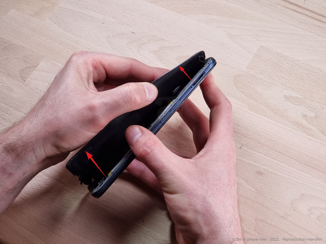 Changement de l'écran (vitre + LCD) sur A53S photo 1