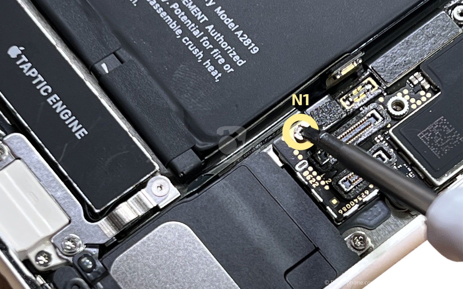 Remplacer le connecteur de charge  sur iPhone SE 2022 photo 1
