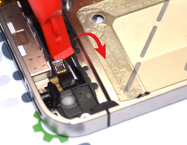 Changement du connecteur de charge sur iPhone 4S photo 1