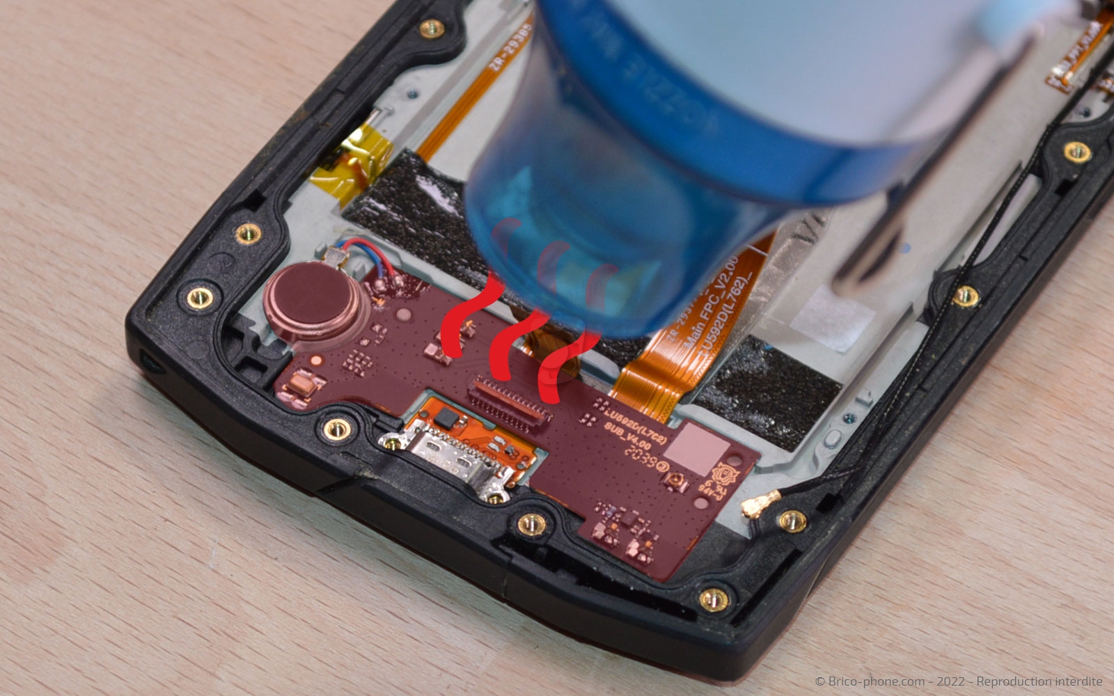 Comment remplacer le connecteur de charge sur Core-X4 photo 3