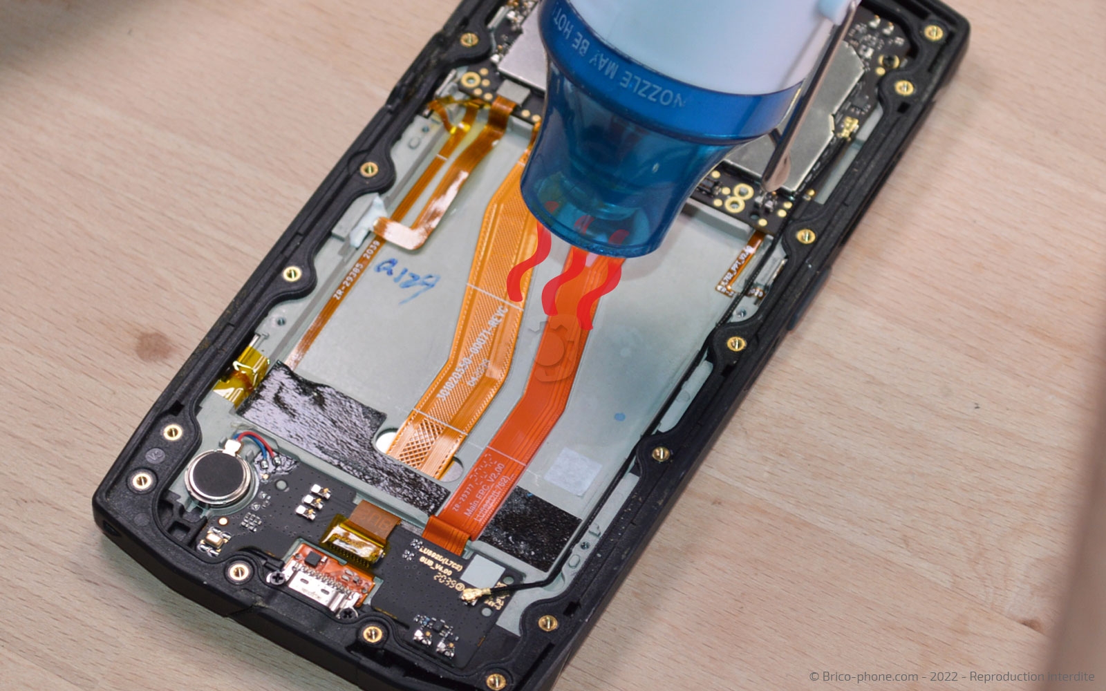 Comment remplacer le connecteur de charge sur Core-X4 photo 2