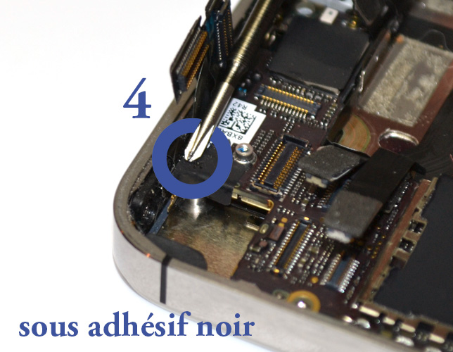 Changement de nappe bouton Home sur iPhone 4S photo 1