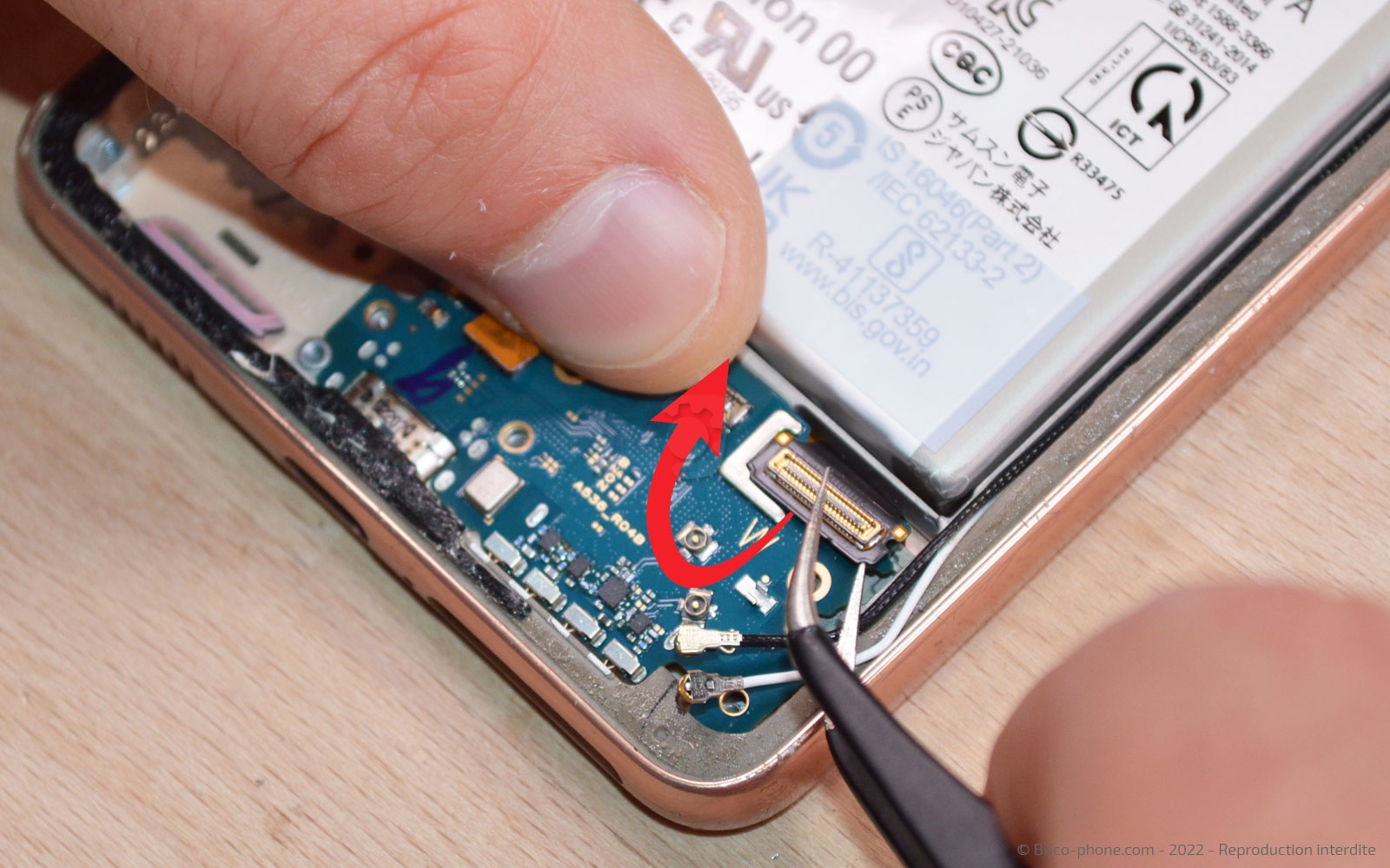 Comment changer le connecteur de charge sur Galaxy A53 5G photo 4