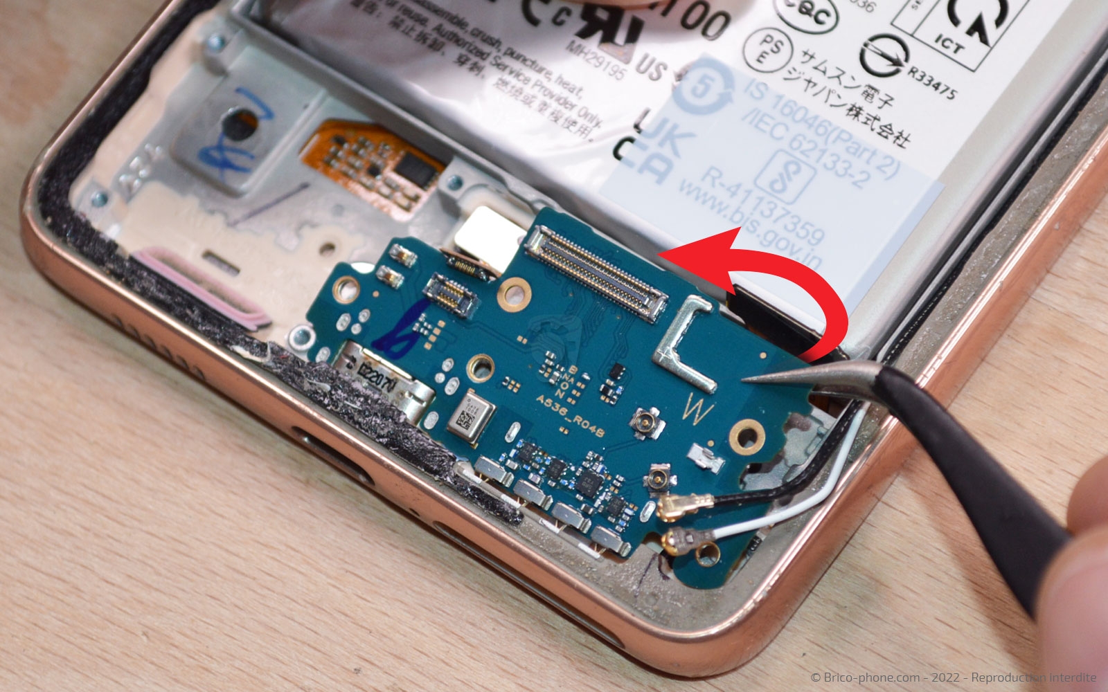 Comment changer le connecteur de charge sur Galaxy A53 5G photo 2