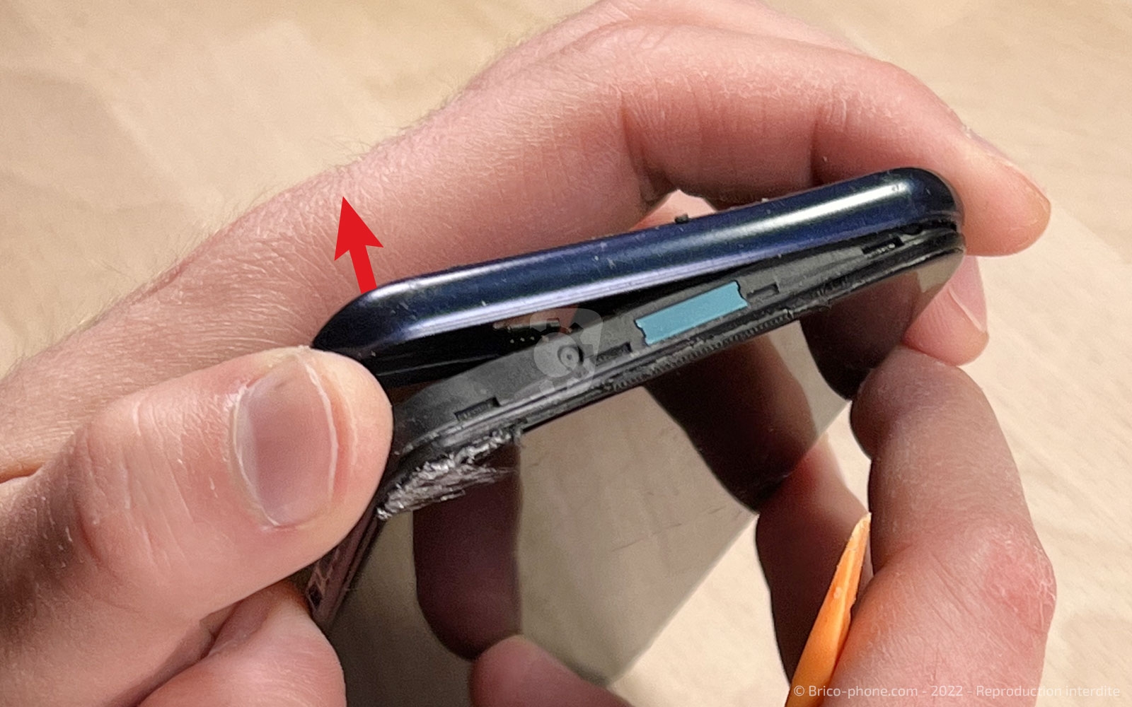 Comment changer la batterie du Oppo A72 ? sur A72 photo 4