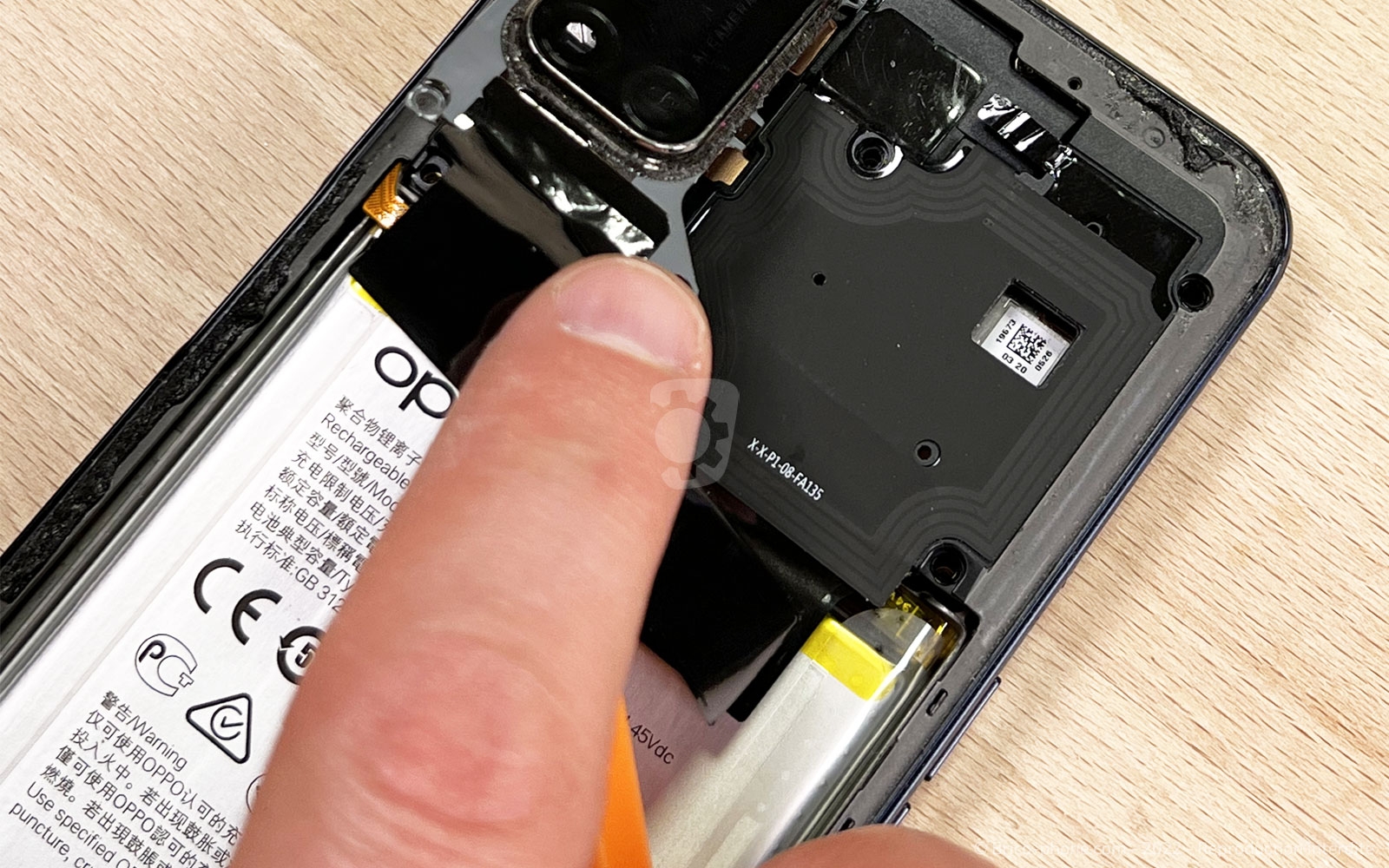 Comment changer la batterie du Oppo A72 ? sur A72 photo 2