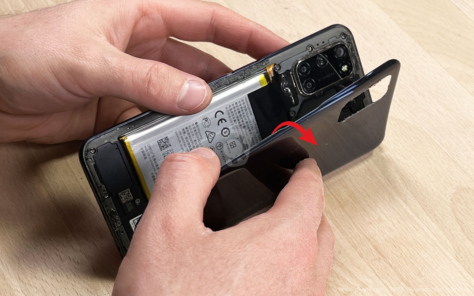 Comment changer la batterie du Oppo A72 ? sur A72 photo 3