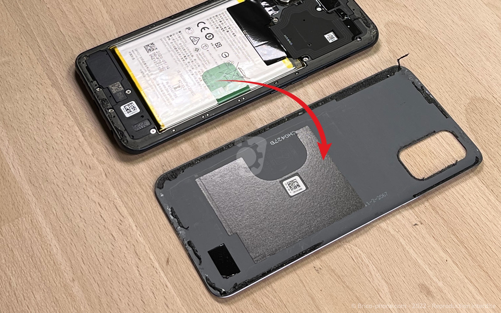 Comment changer la batterie du Oppo A72 ? sur A72 photo 4