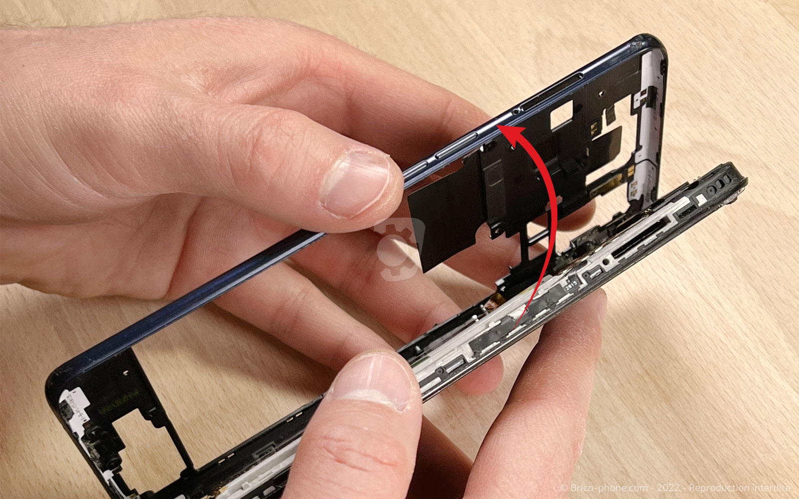 Comment changer la batterie du Oppo A72 ? sur A72 photo 1