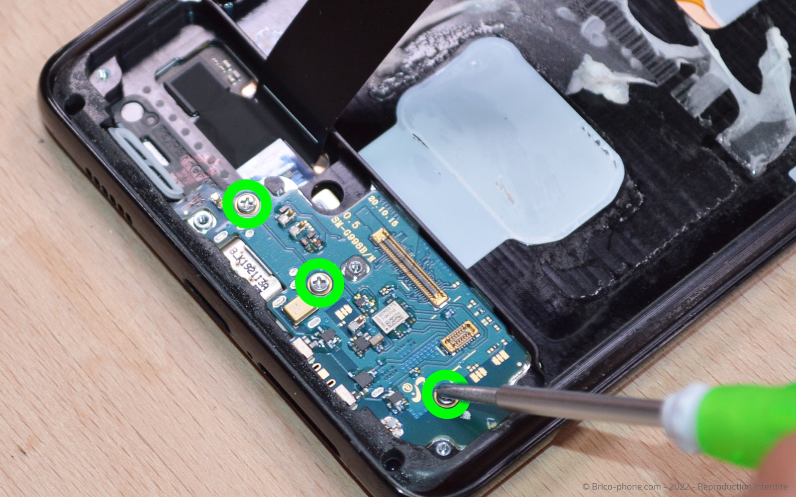 Comment changer le bloc écran sur Galaxy S21 Ultra photo 3