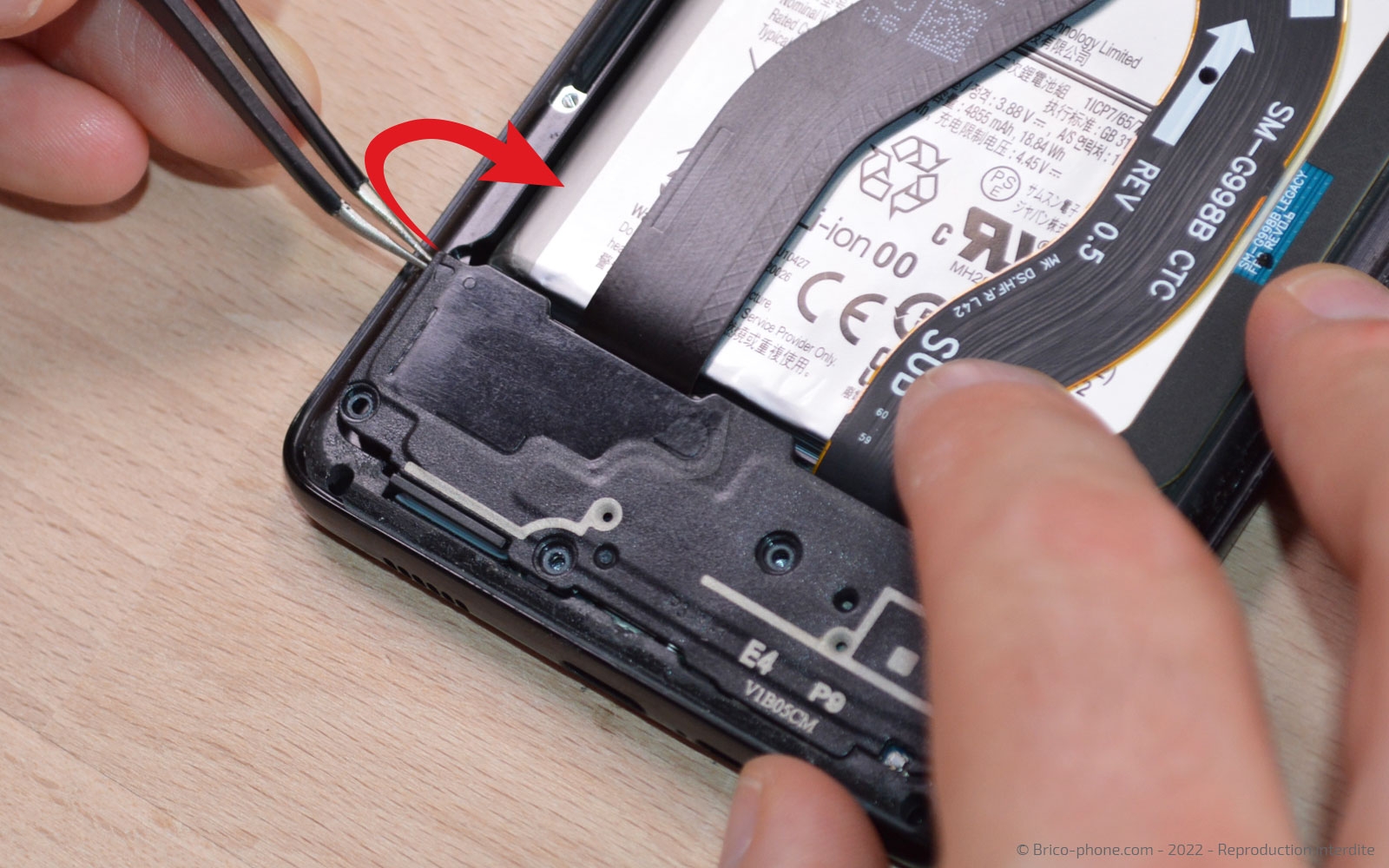 Comment remplacer le connecteur de charge sur Galaxy S21 Ultra photo 2