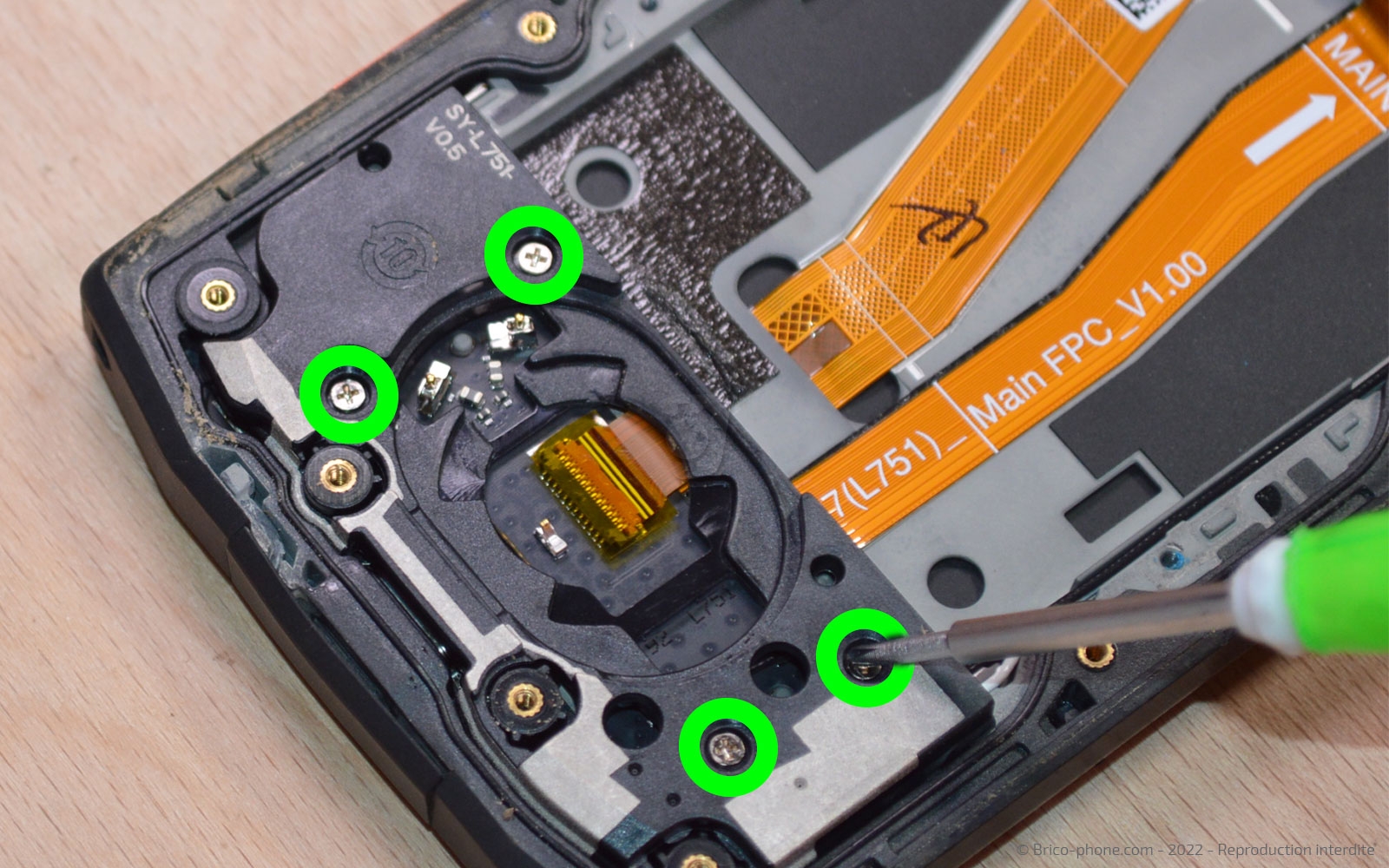 Comment changer le connecteur de charge sur Core-M5 photo 1