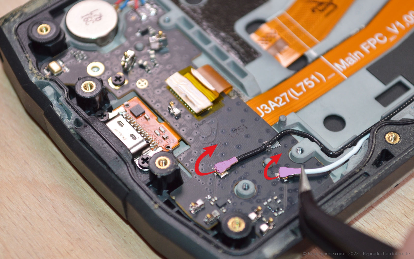 Comment changer le connecteur de charge sur Core-M5 photo 3