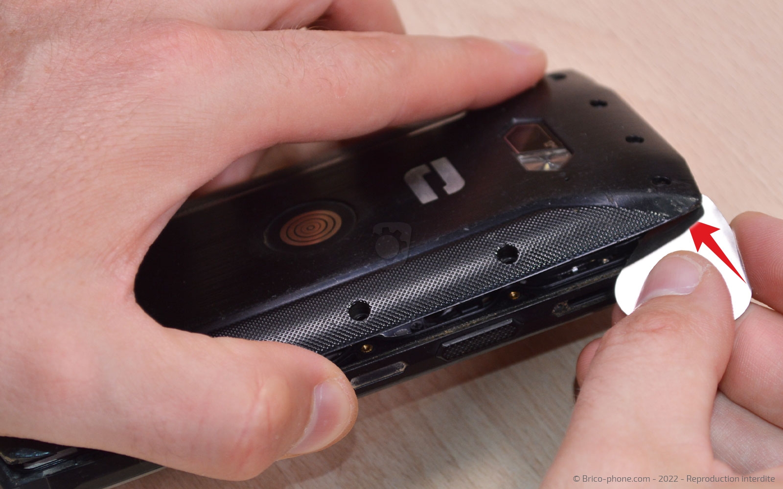 Comment remplacer la coque arrière sur Core-M5 photo 2