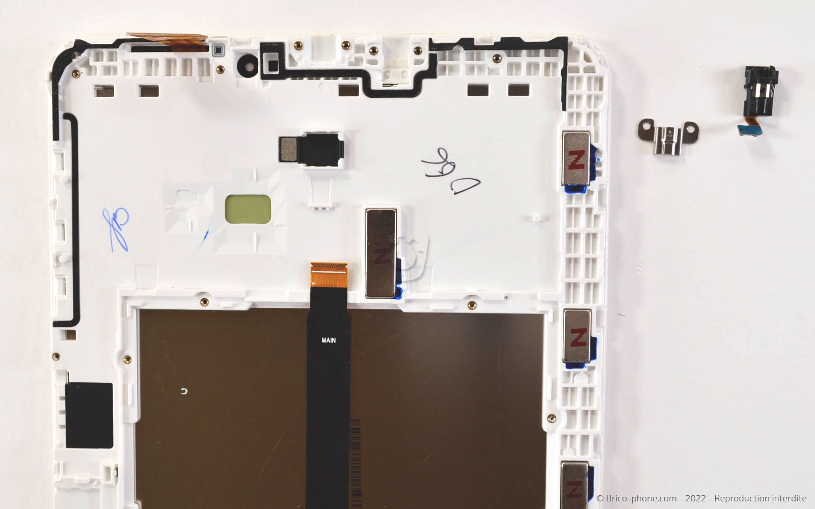 Comment réparer le bloc écran  sur Galaxy Tab A 10-1 2016 (SM-T580) photo 4