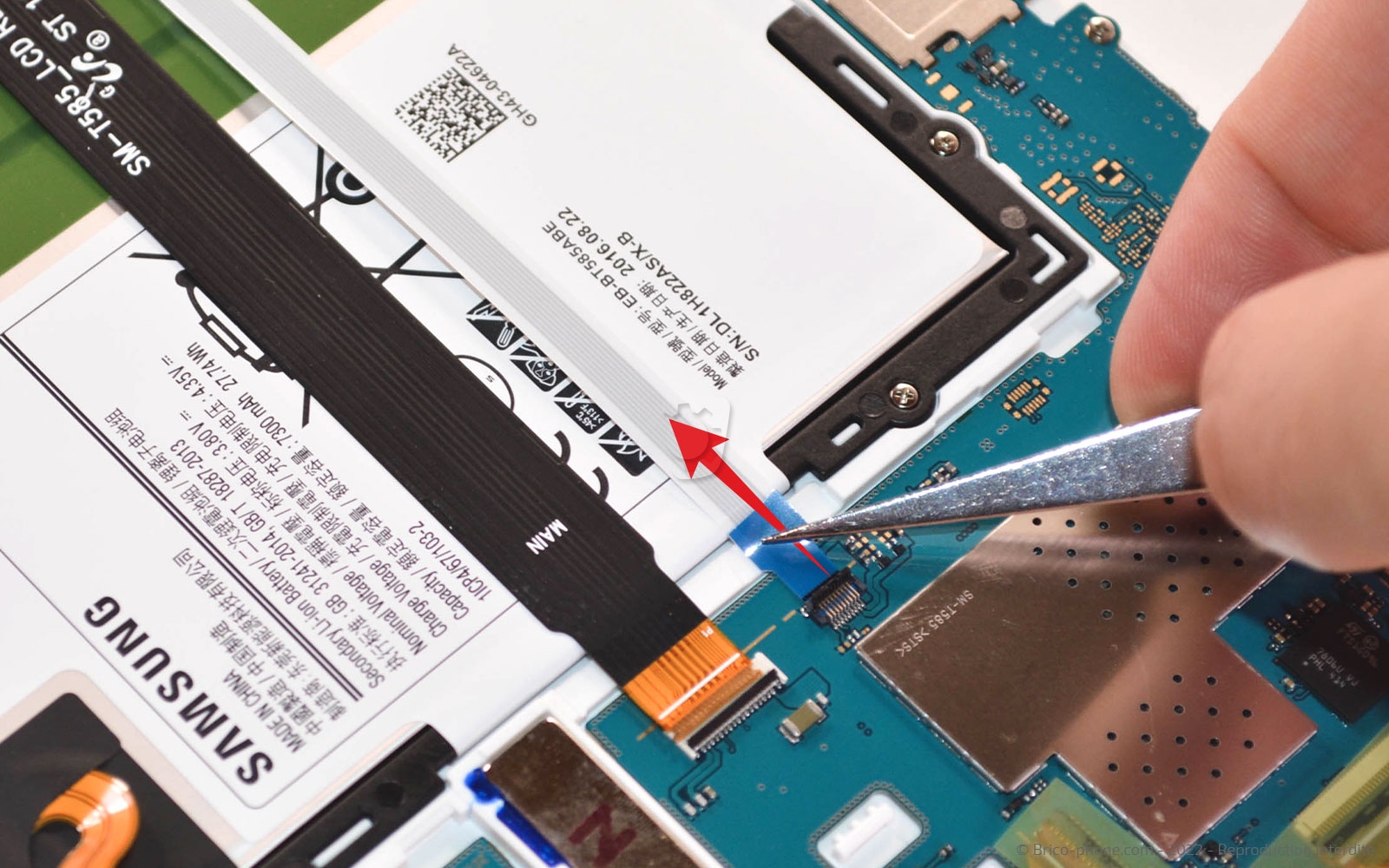 Comment changer la batterie sur Galaxy Tab A 10-1 2016 (SM-T580) photo 4