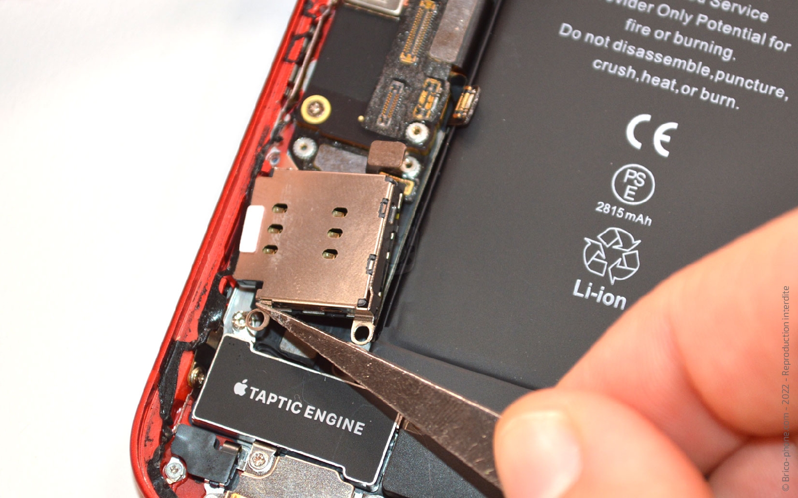 Comment remplacer la coque arrière sur iPhone 12 photo 3