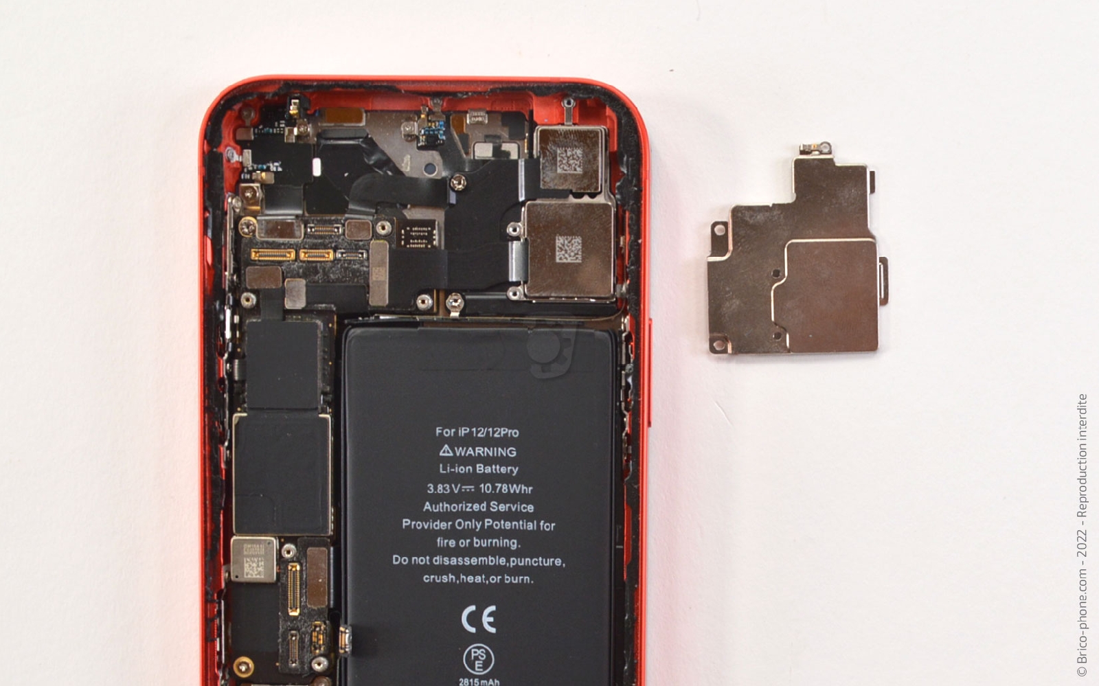 Comment remplacer la coque arrière sur iPhone 12 photo 4