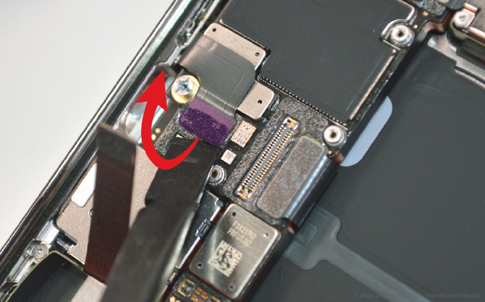  Comment changer le connecteur de charge sur iPhone 14 Pro photo 2