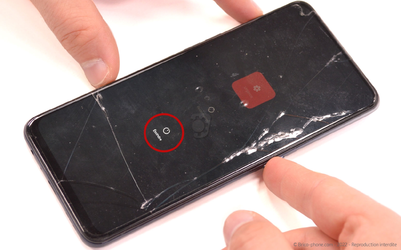 Comment changer la vitre arrière sur A94 5G photo 3