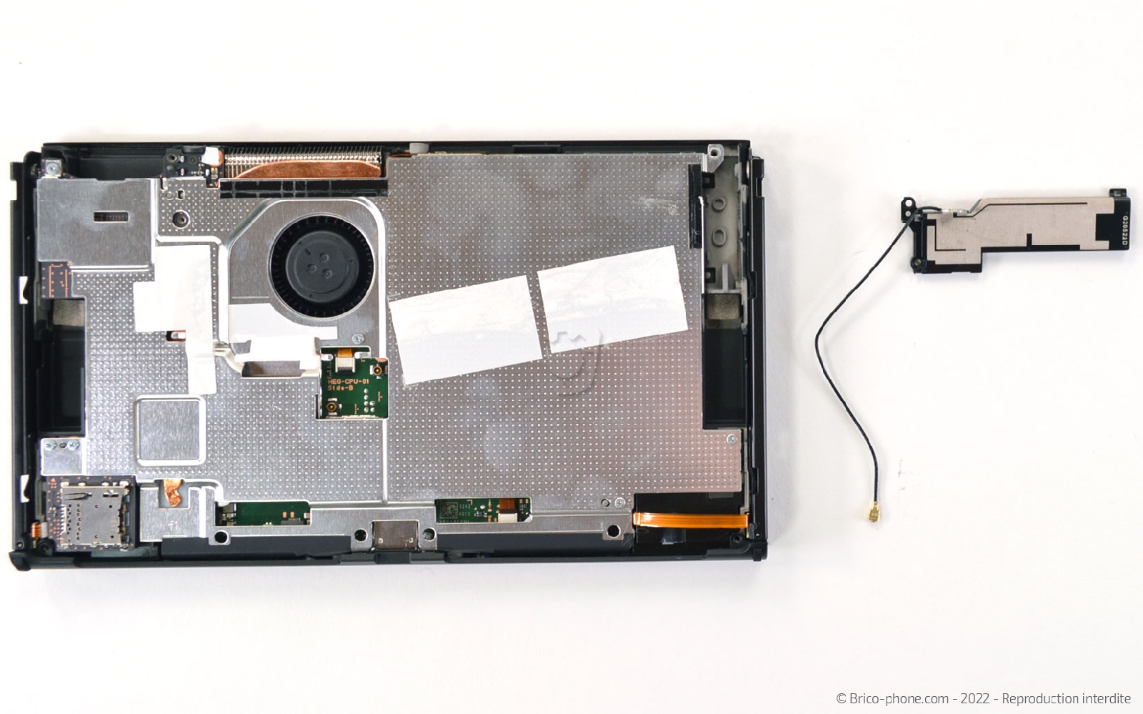 Comment remplacer une antenne réseau sur Switch Oled photo 4