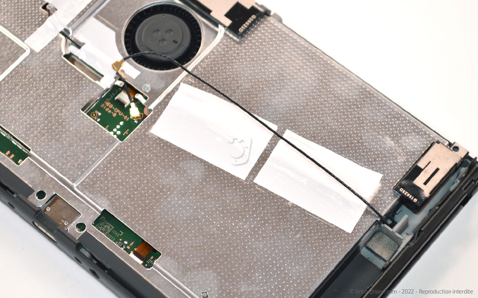 Comment remplacer une antenne réseau sur Switch Oled photo 3