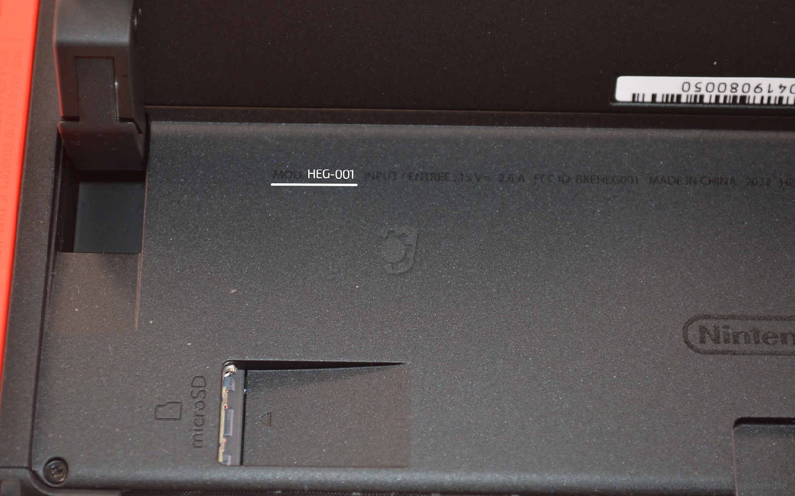 Comment remplacer une antenne réseau sur Switch Oled photo 1