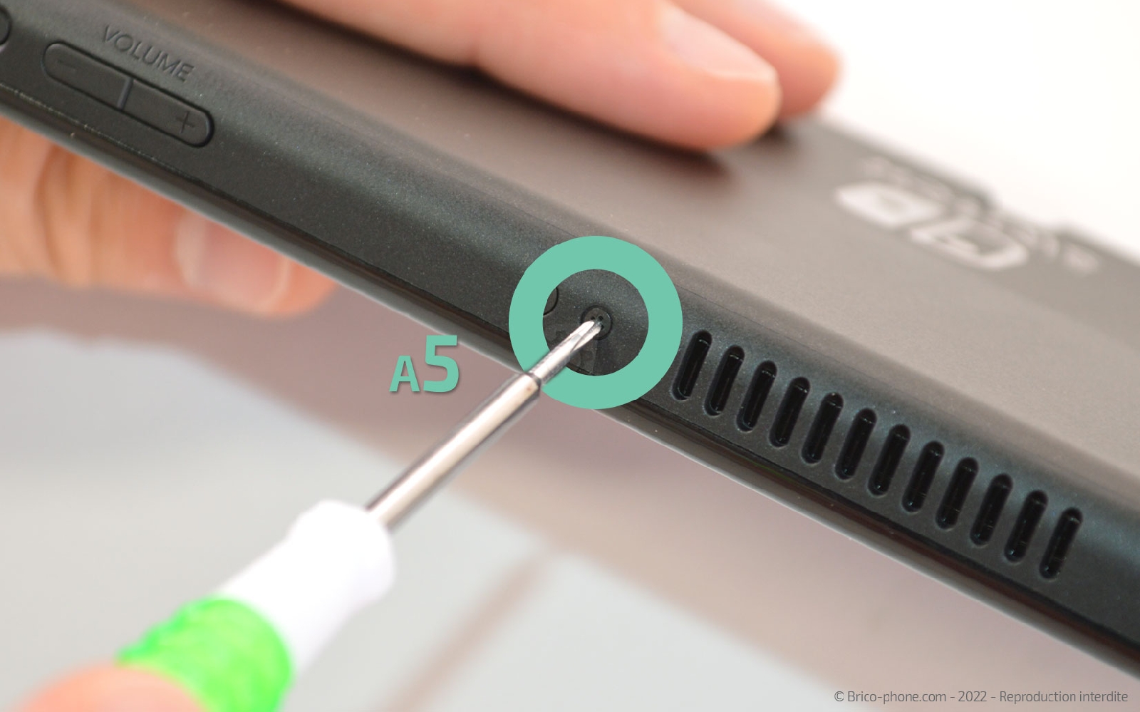 Comment changer le module du lecteur de cartouche sur Switch Oled photo 2