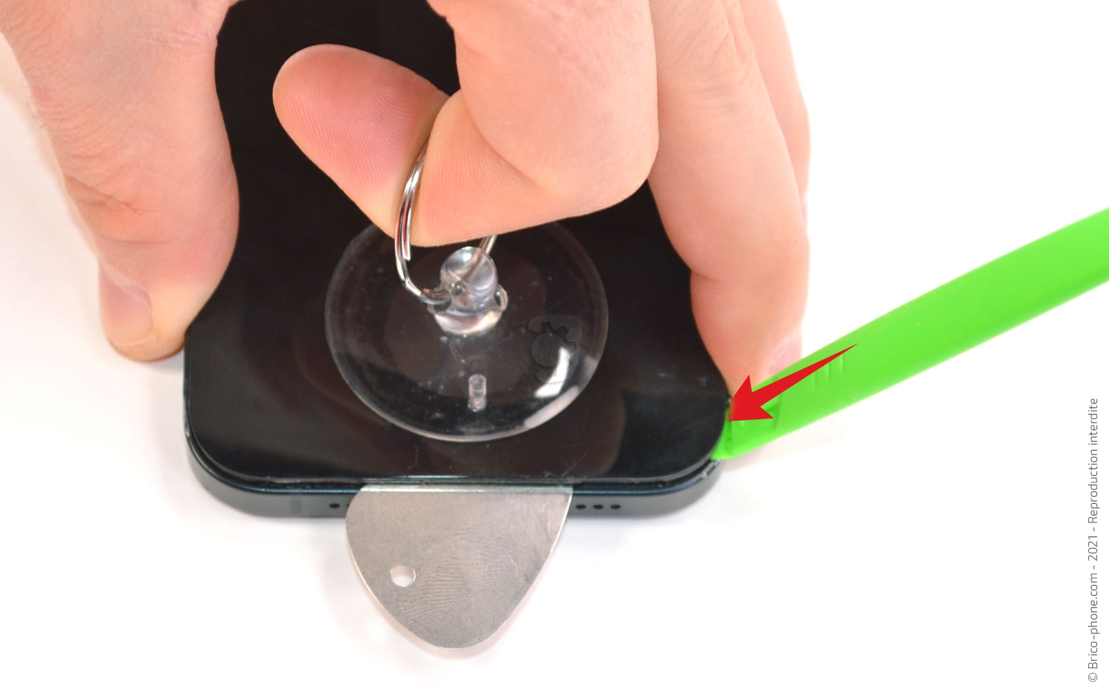 Comment remplacer le châssis complet sur iPhone 13 photo 2