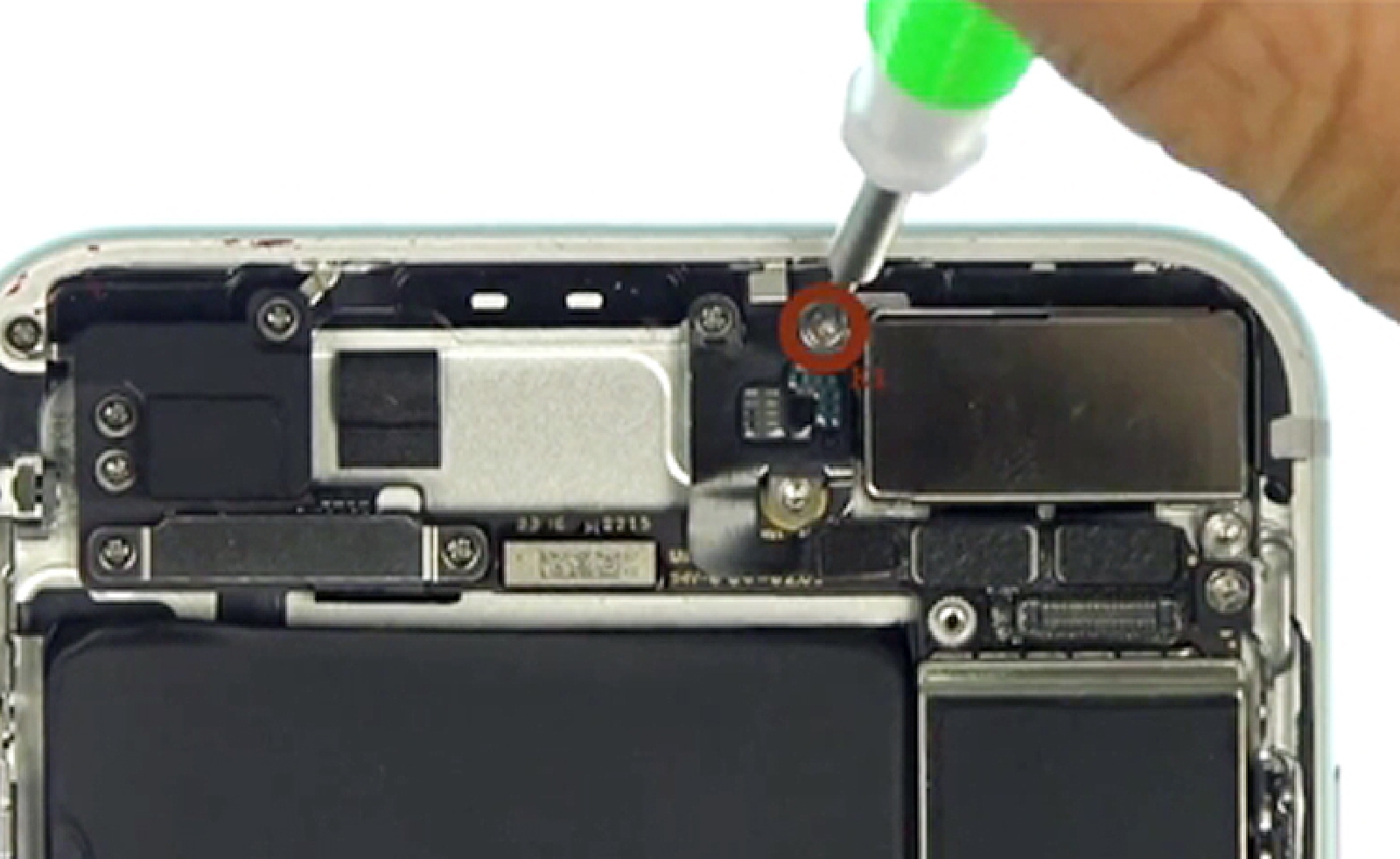 Changement de caméra arrière sur iPhone 7 Plus photo 1