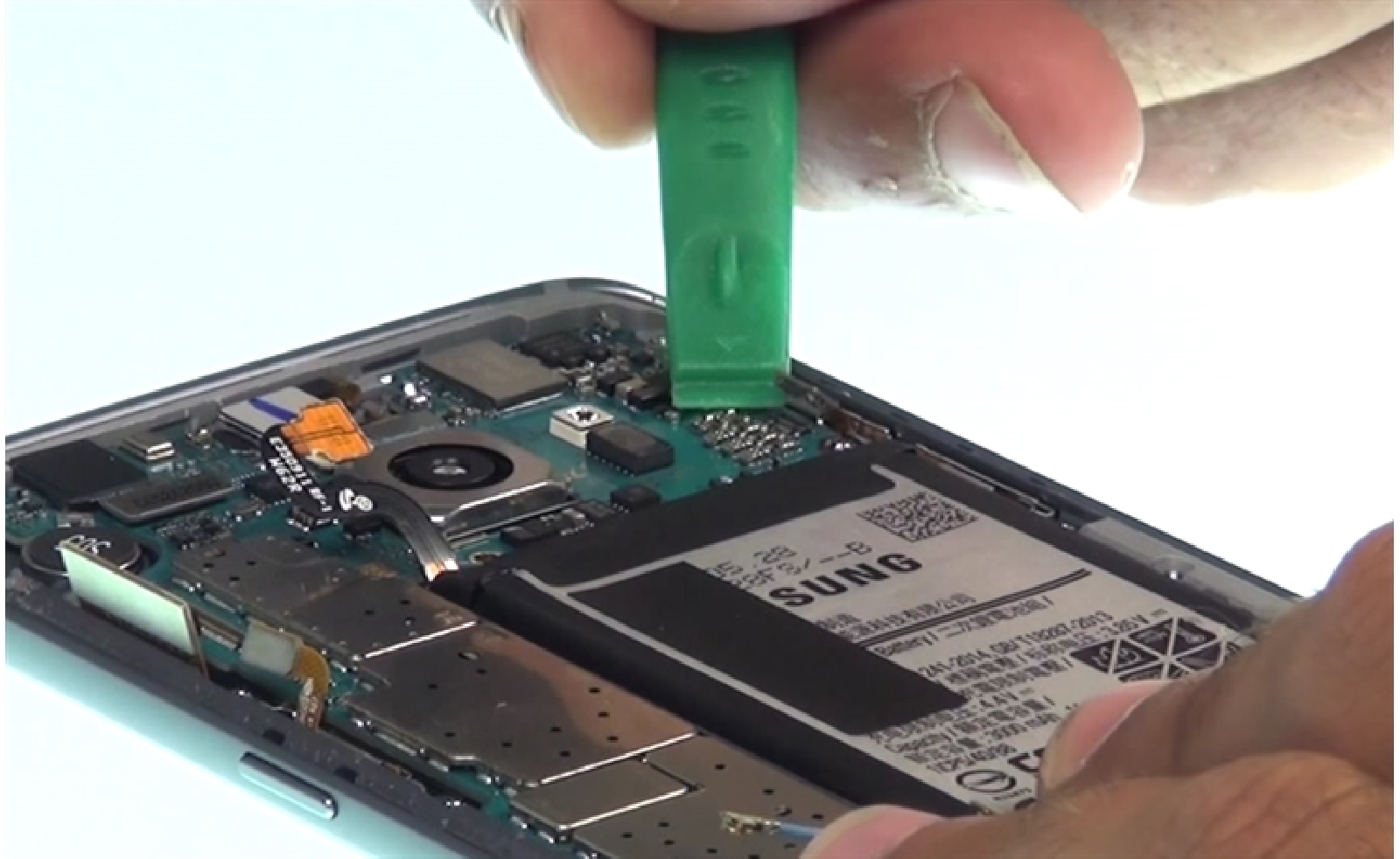 Changement d'écran (vitre+LCD) sur Galaxy S7 photo 3