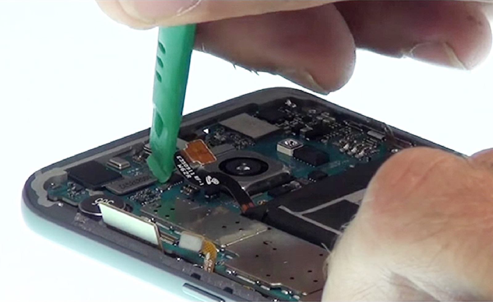 Changement d'écran (vitre+LCD) sur Galaxy S7 photo 2