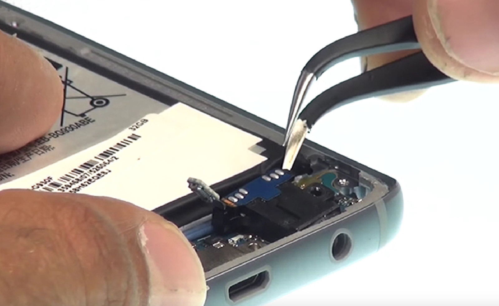 Changement du connecteur de charge sur Galaxy S7 photo 2